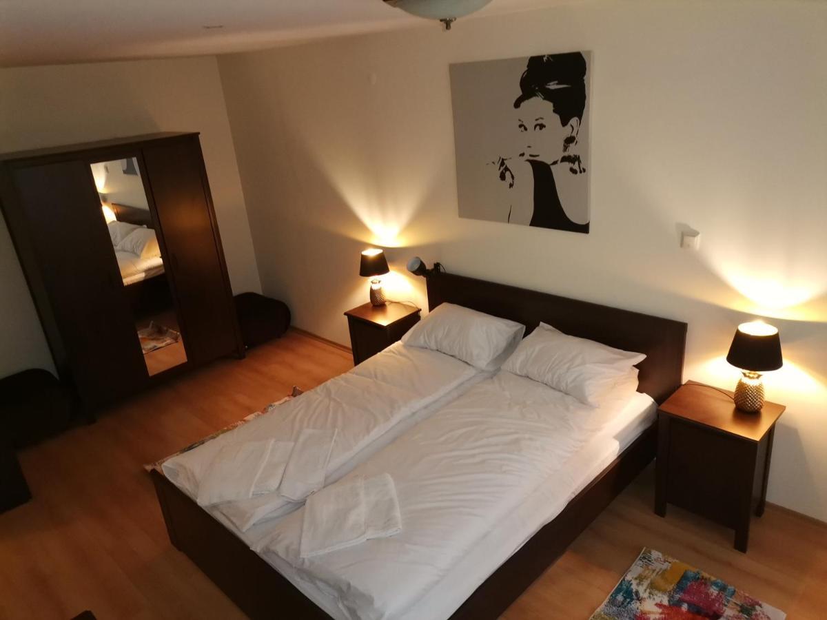 Apartment Ana/ Апартамент Ана ปอมโปโรโว ภายนอก รูปภาพ