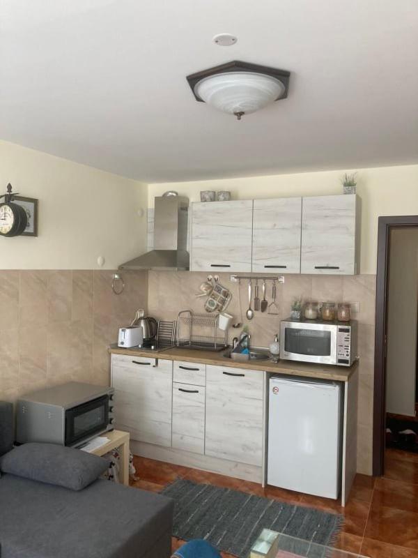 Apartment Ana/ Апартамент Ана ปอมโปโรโว ภายนอก รูปภาพ