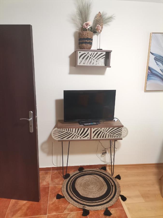 Apartment Ana/ Апартамент Ана ปอมโปโรโว ภายนอก รูปภาพ